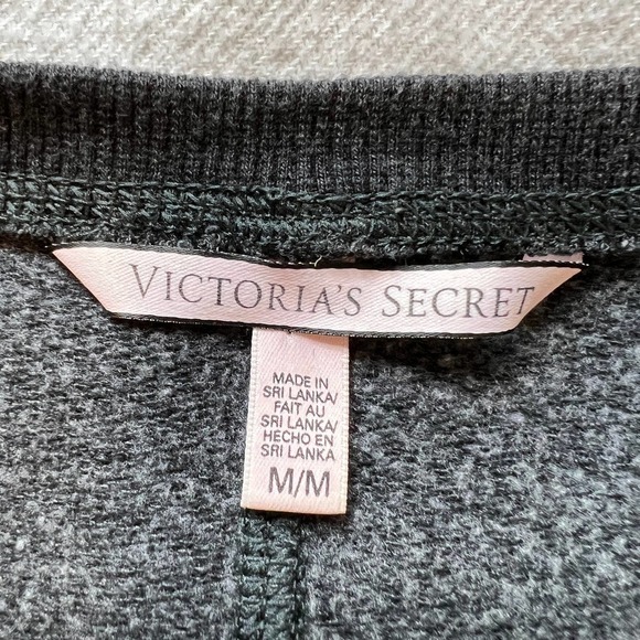 Victoria's Secret Gray with Sequin Graphic Crew Neck Pull Over Sweater- M - Picture 5 of 13